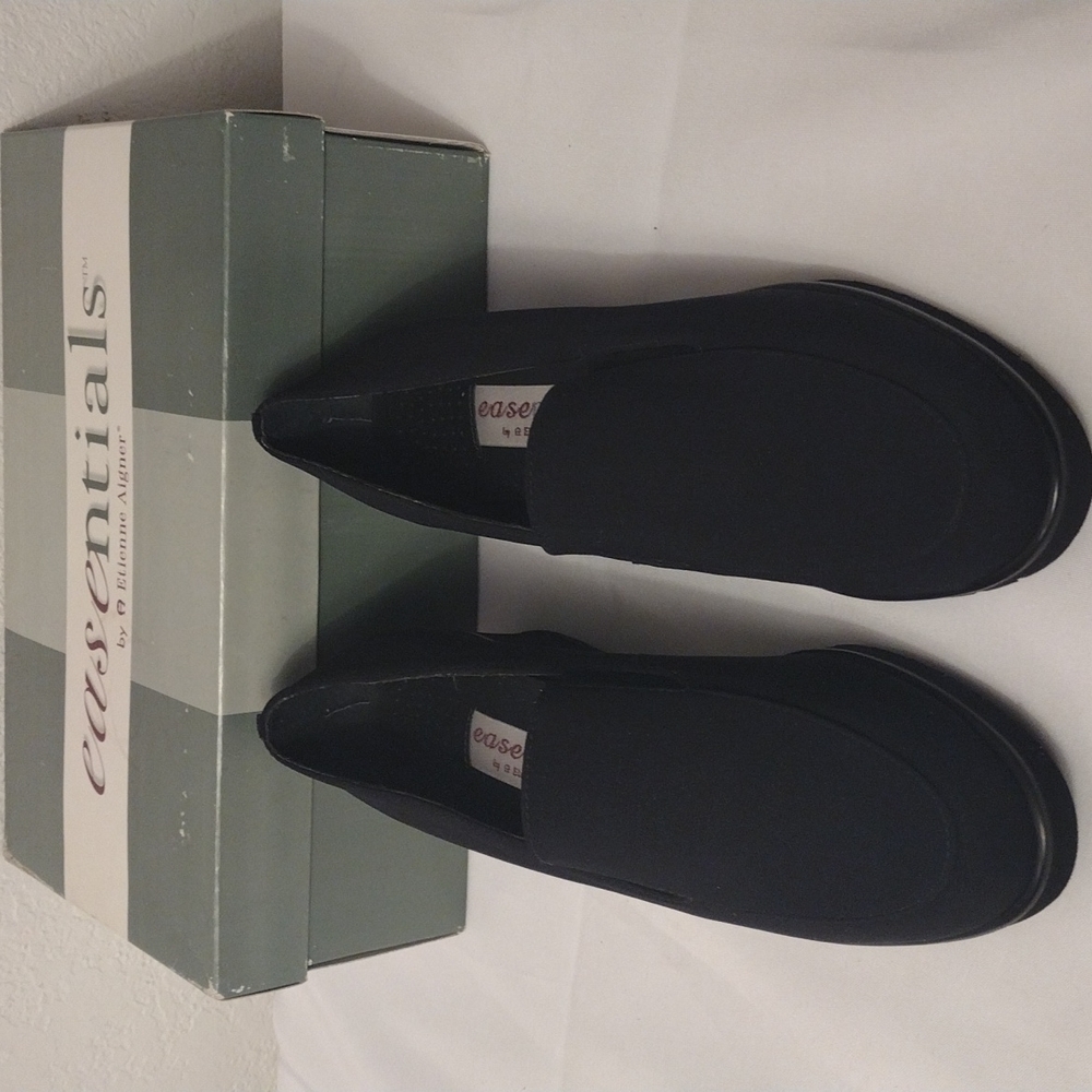 Essentials Zest Black Loafers Size 6-1/2 New